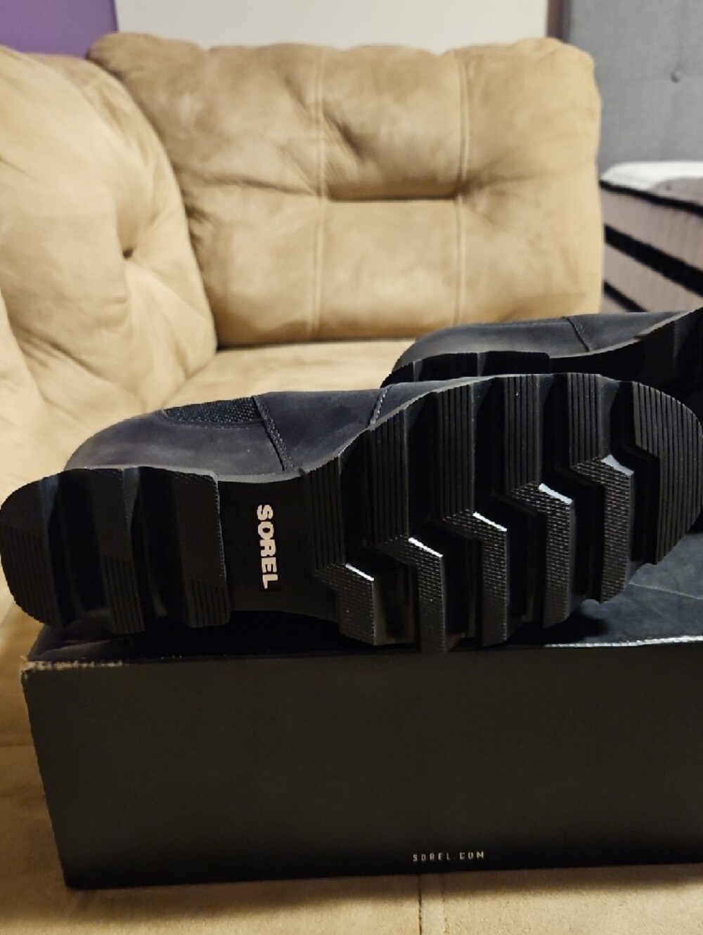 Sorel Joan of Arctic Wedge III Chelsea Ankle Boots in Black - Picture 4 of 8